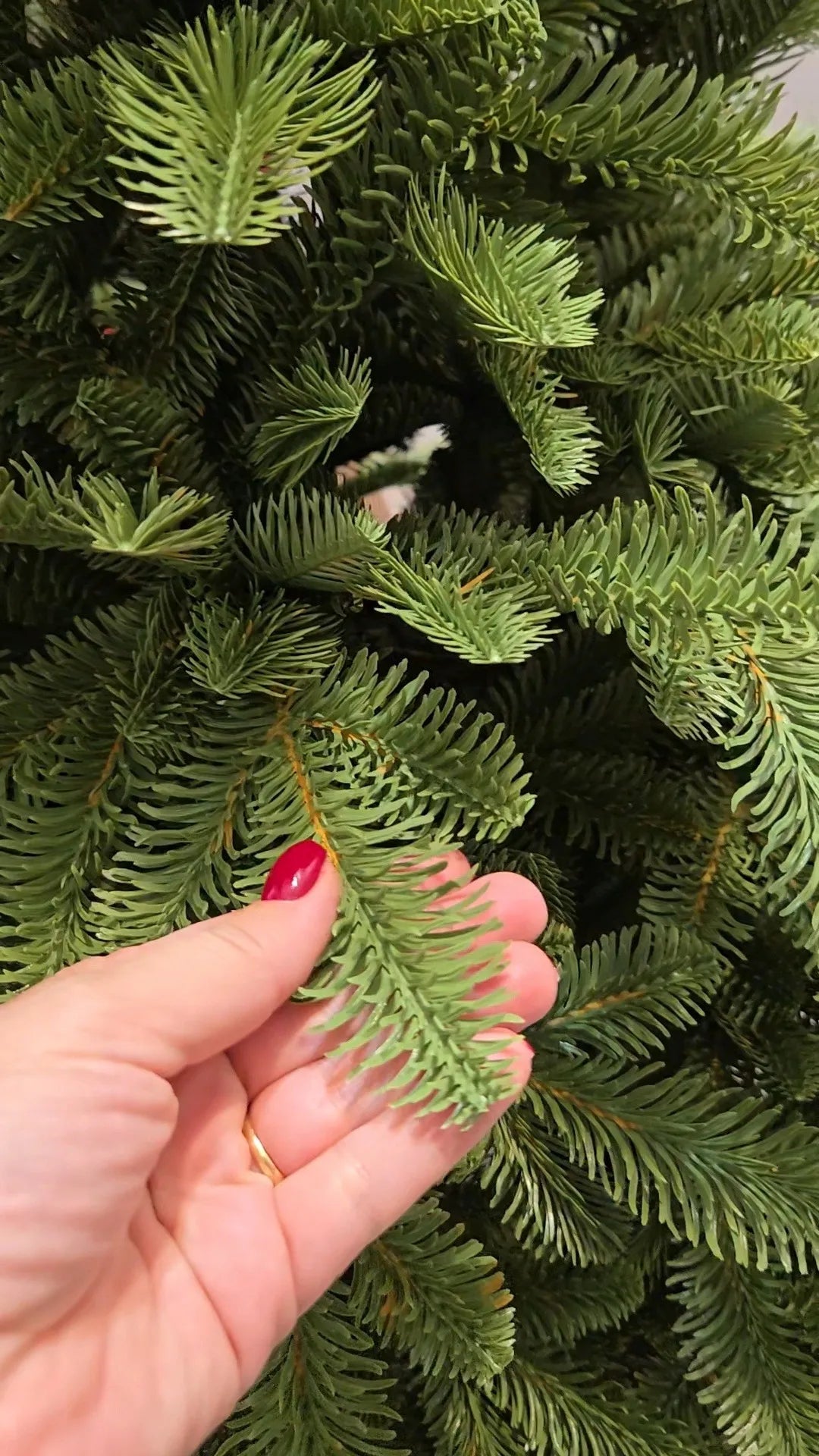 Dirbtinė eglutė „Art-Trans Olive Glow“, 100 % PE, 220 cm, šviesiai žalias kėnis