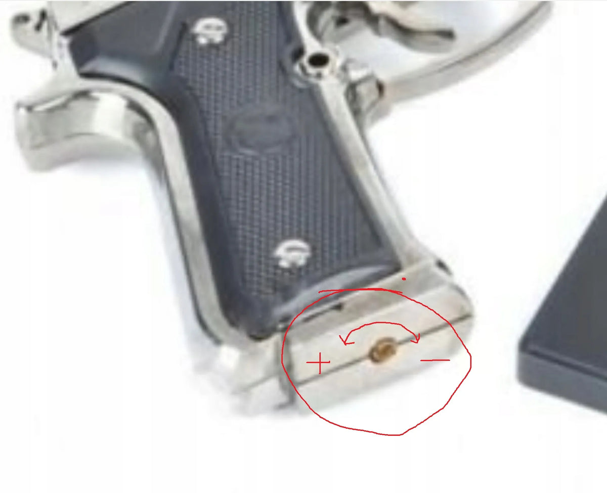 Dujinis žiebtuvėlis-pistoletas BERETTA M9 su stovu, chromuotas plienas