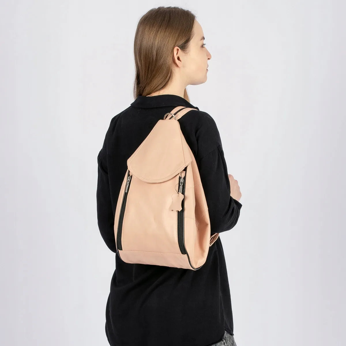 Elegantiška odinė moteriška kuprinė Belveder Rene, juoda