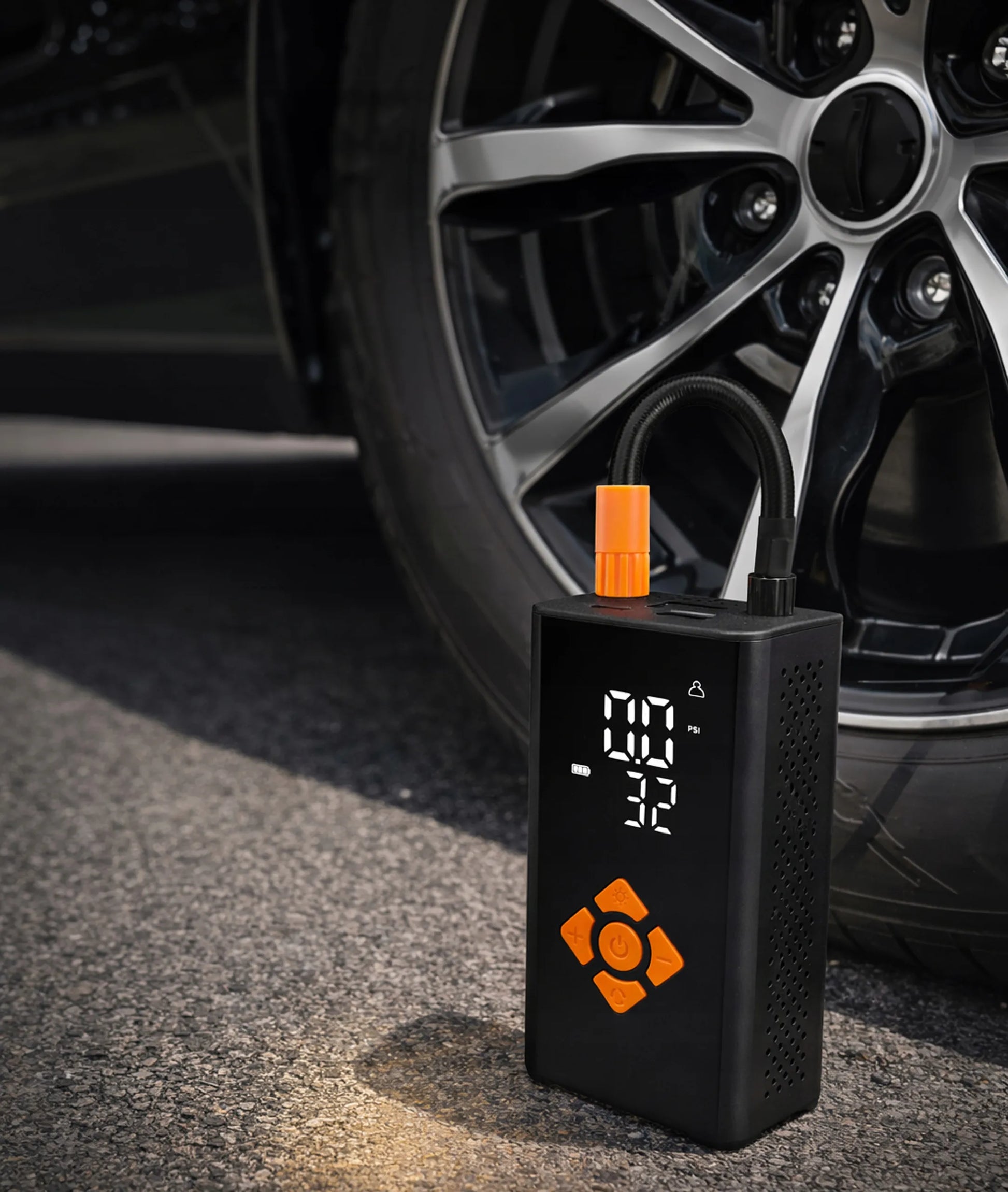 Elektrinis kompresorius BLOW 60W, 5000 mAh – nešiojama pompa automobiliui ir dviračiui
