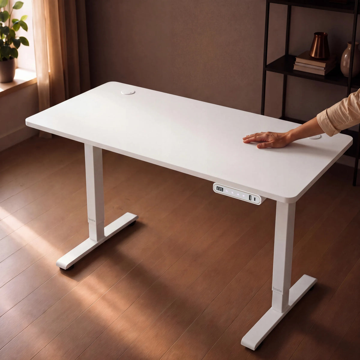 Elektrinis reguliuojamo aukščio stalas „Boste“ 120 × 60 cm su MDF stalviršiu ir greituoju įkrovimu