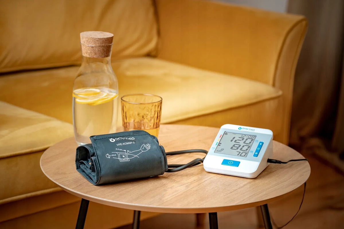 Elektroninis žastinis kraujospūdžio matuoklis Oromed ORO-N8 su LCD ekranu ir aritmijos aptikimu