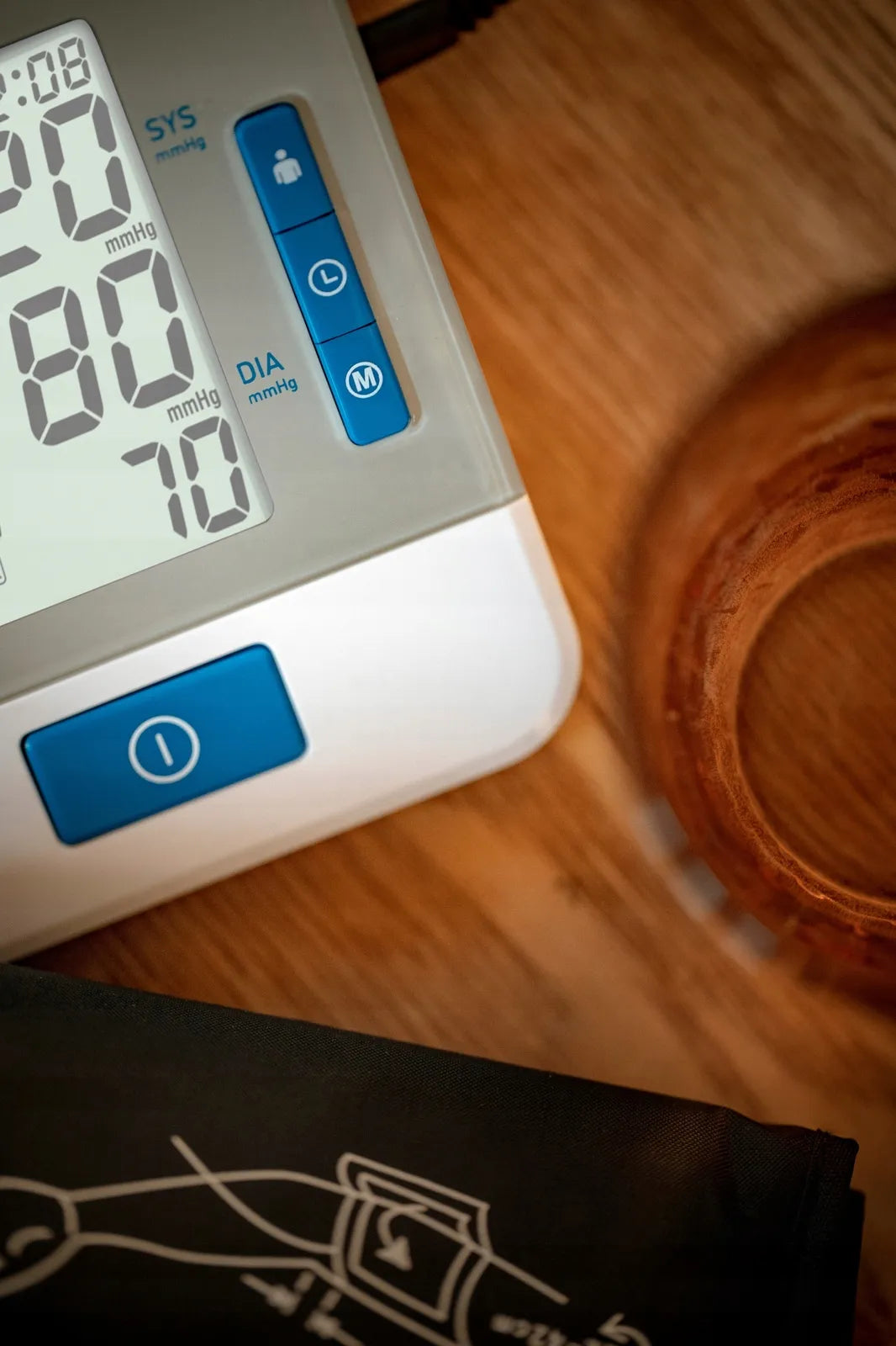 Elektroninis žastinis kraujospūdžio matuoklis Oromed ORO-N8 su LCD ekranu ir aritmijos aptikimu