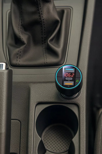 FM siųstuvas įkroviklis BLUETOOTH BT USB TIPAS-C QC 3.0 + PD 30W BASS LED MP3