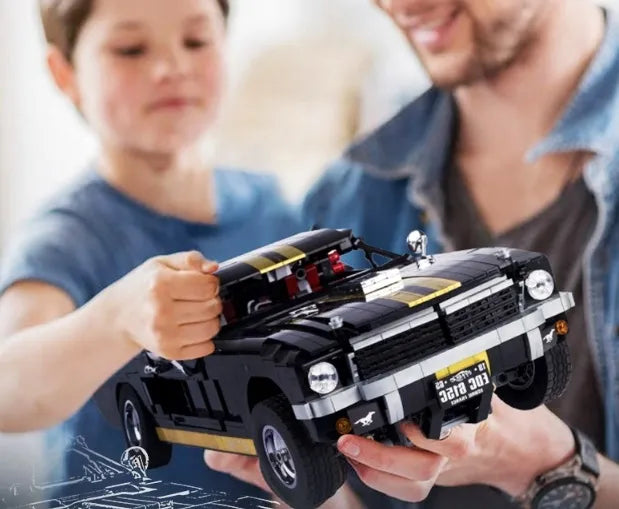 „Ford Mustang“ MEGA konstrukcinės TECHNIC kaladėlės, 1817 vnt. (1817 PCS)