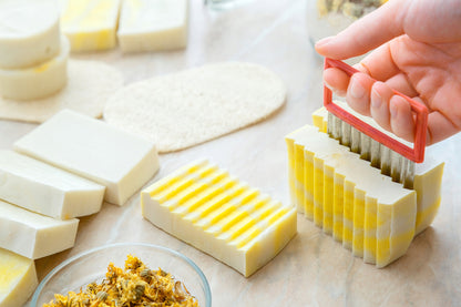 Glicerininė muilo bazė su sviestmedžių aliejumi muilo gamybai Premium 1kg