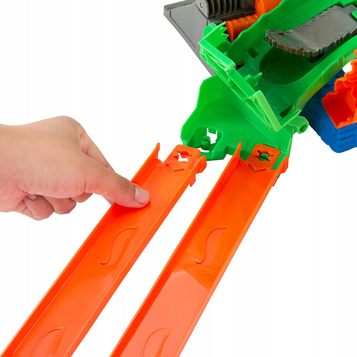 „Hot Wheels Monster Trucks“ trasa „Rykliai prieš dinozaurus: drakono lenktynės“
