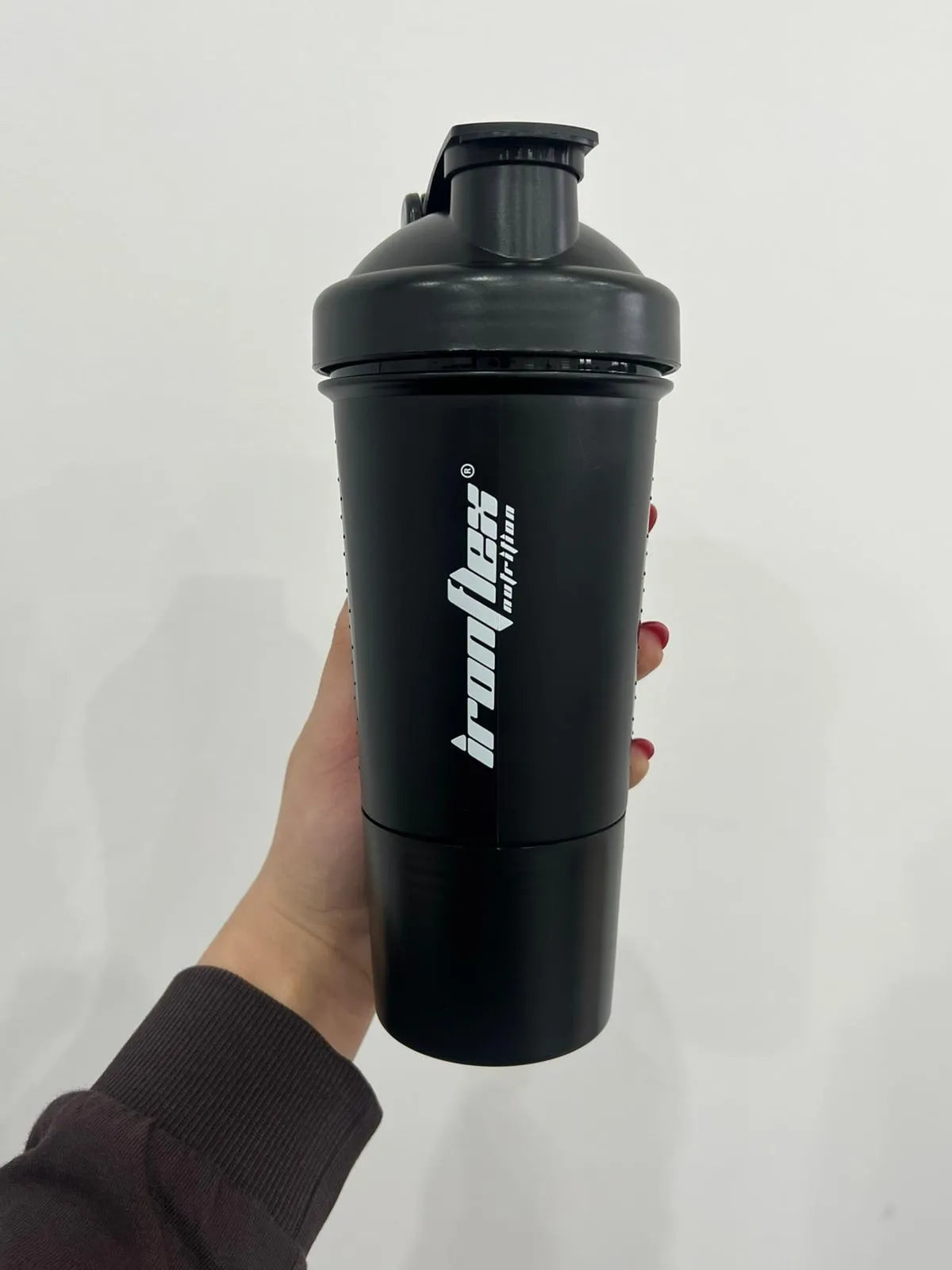 IRONFLEX plakiklis 500 ml su talpykla baltymams sandarus sporto salės gertuvė