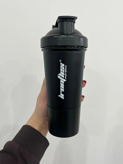 IRONFLEX plakiklis 500 ml su talpykla baltymams sandarus sporto salės gertuvė