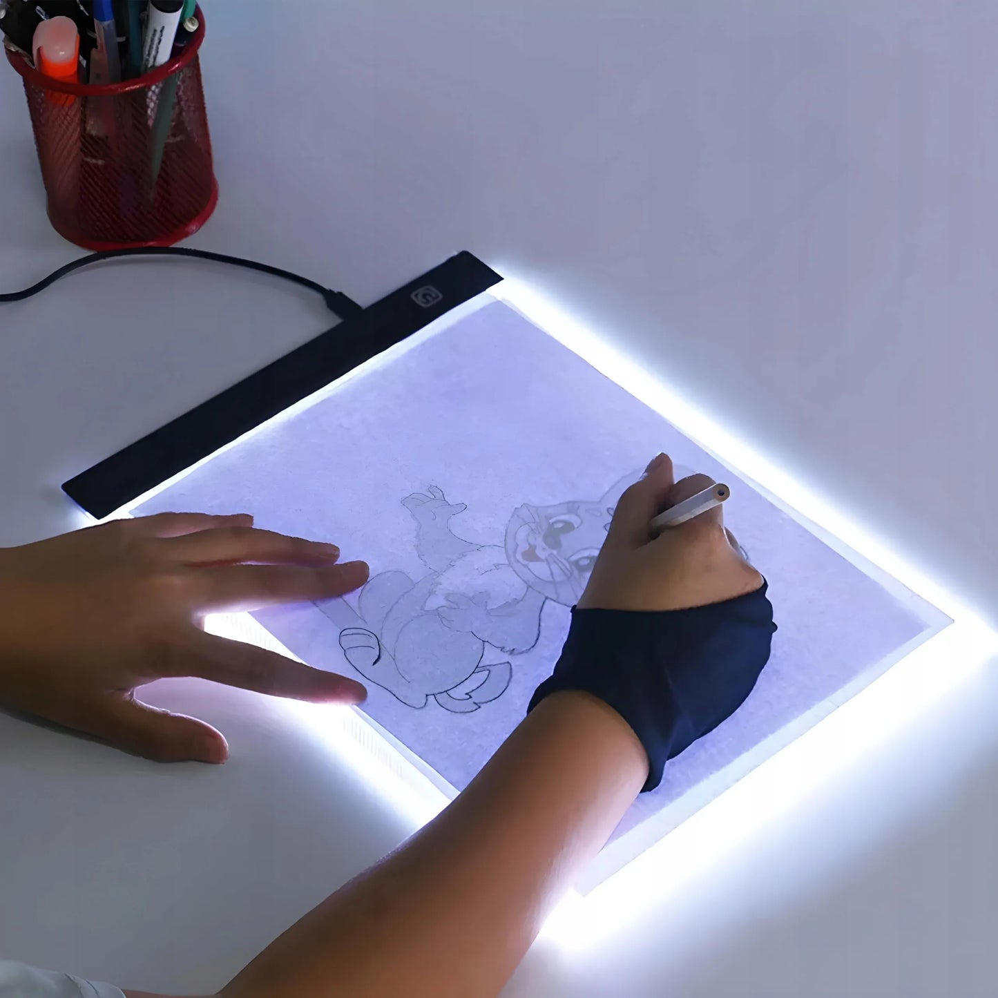 LED apšviečiama A4 formato braižymo lenta RETOO, skirta piešti ant kalkės