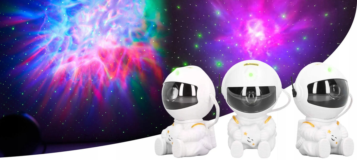 LED naktinė lemputė-projektorius „Lewer“, žvaigždės ir galaktikos, sėdintis astronautas, su nuotolinio valdymo pulteliu