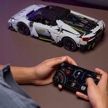 LEGO 42214 Technic „Lamborghini Revuelto“ sportinis automobilis