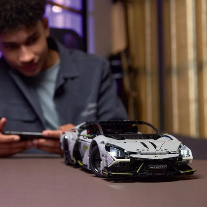 LEGO 42214 Technic „Lamborghini Revuelto“ sportinis automobilis