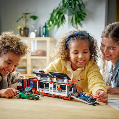 LEGO 60445 City F1 sunkvežimis su RB20 ir AMR24 F1 bolidais
