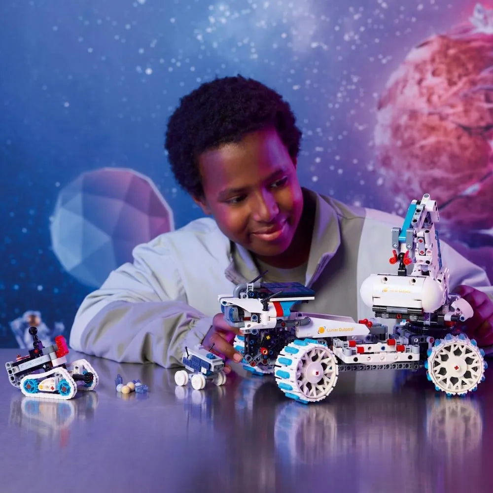 LEGO Technic Mėnulio visureigis Lunar Outpost 42211