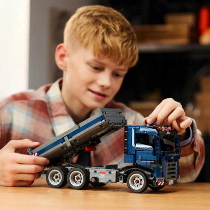 LEGO Technic savivartis su pakeliama kėbulo dalimi 42203