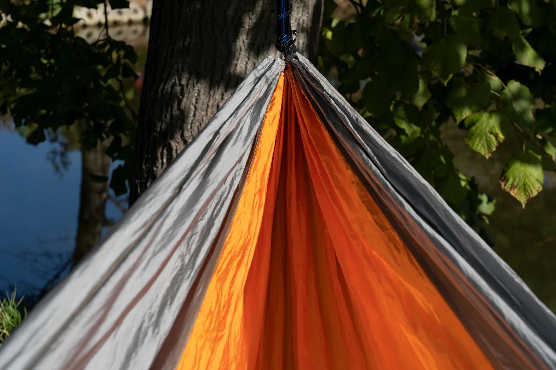 Lengvas turistinis hamakas su diržais ir karabinais POTENZA oranžinis