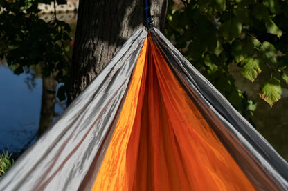 Lengvas turistinis hamakas su diržais ir karabinais POTENZA oranžinis