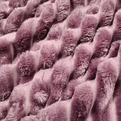 „Łóżkoholicy“ „Nuvio“ reljefinių juostų mikropluošto pledas-lovatiesė, 200 × 220 cm, purpurinis