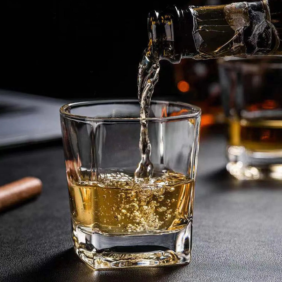 LUXITO FIRST kvadratinės stiklinės viskiui ir kokteiliams 300 ml, 6 vnt. rinkinys