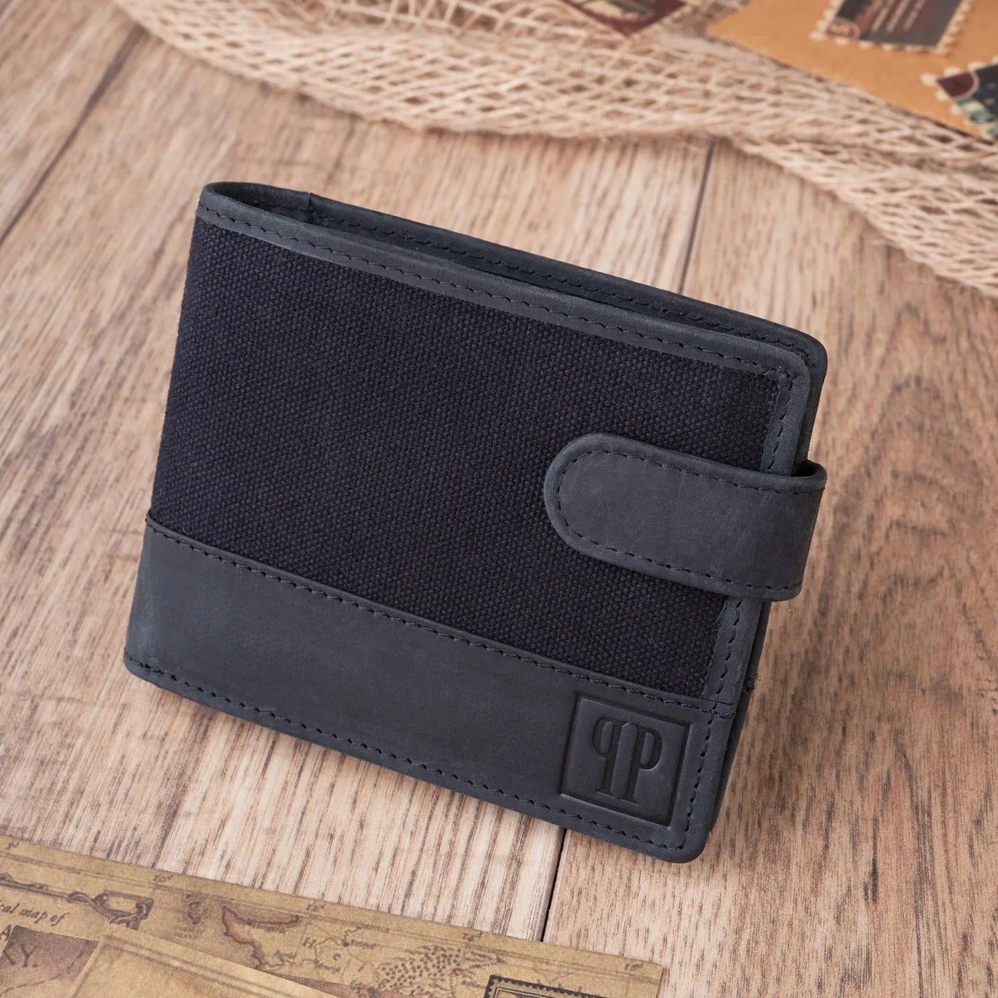 Mažas vyriškas vintažinio stiliaus juodas piniginė su atvartu, apsaugota RFID technologija, PAOLO PERUZZI