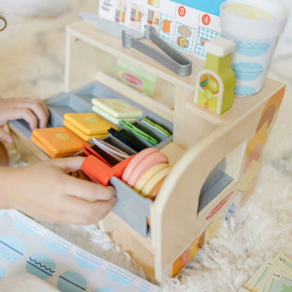 Medinis sumuštinių baras „Melissa & Doug“ – vaikų virtuvės ir restorano žaidimų rinkinys, 56 dalių
