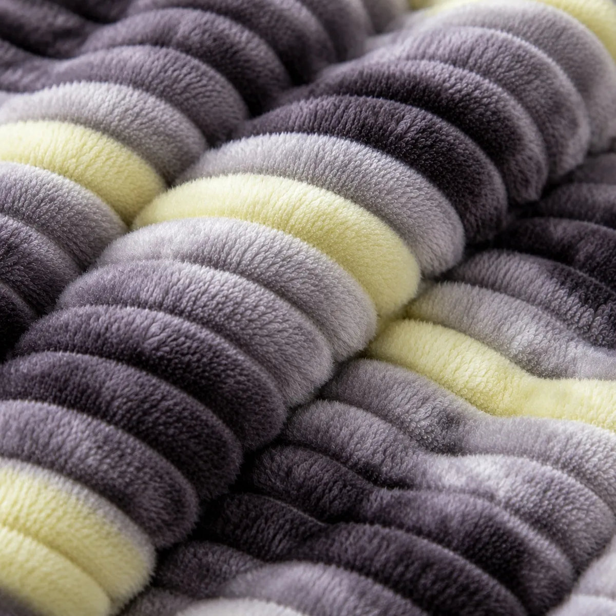 Minkštas purus pledas „Baranek“, 160 × 200 cm, lovai ir sofai, įvairių raštų