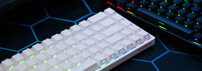 MonsGeek Fun68 Pro HE – juoda klaviatūra su šoniniu ženklinimu, „Rapid Trigger“, „Hall Effect“ ir RGB apšvietimu