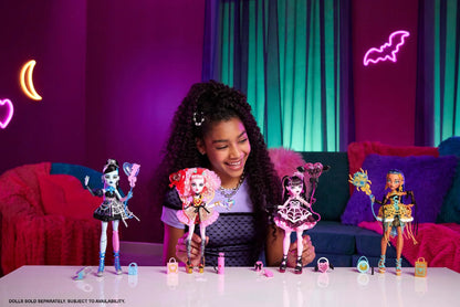 Monster High Draculaura „Baisiai saldus gimtadienis“ lėlė, 27 cm, su balionu ir aksesuarais