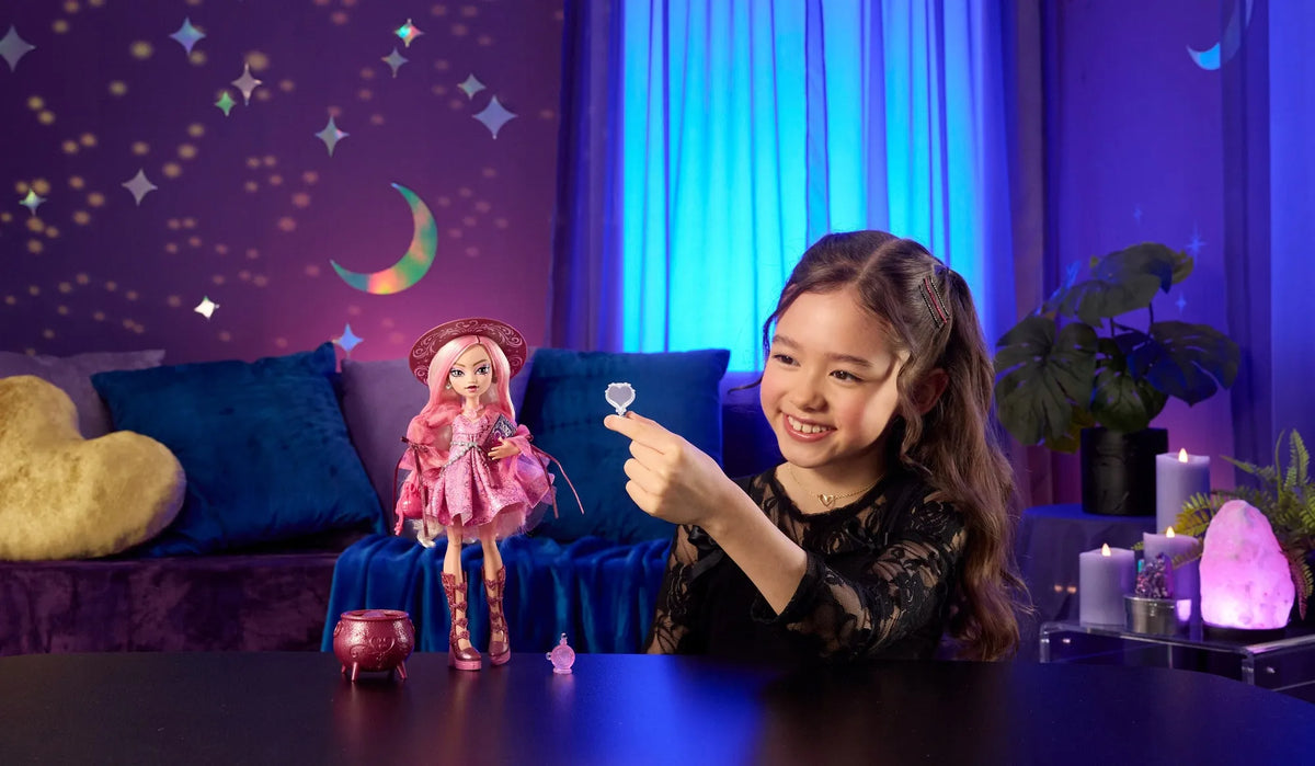Monster High Moonspell Magic lėlė Carina Song, Meilės ragana, su aksesuarais