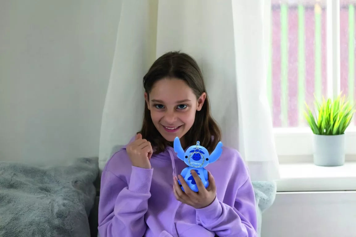 Nešiojamoji konsolė „Disney Stitch My Best-E“, LCD ekranas, 3 žaidimai, kaip „Tamagotchi“