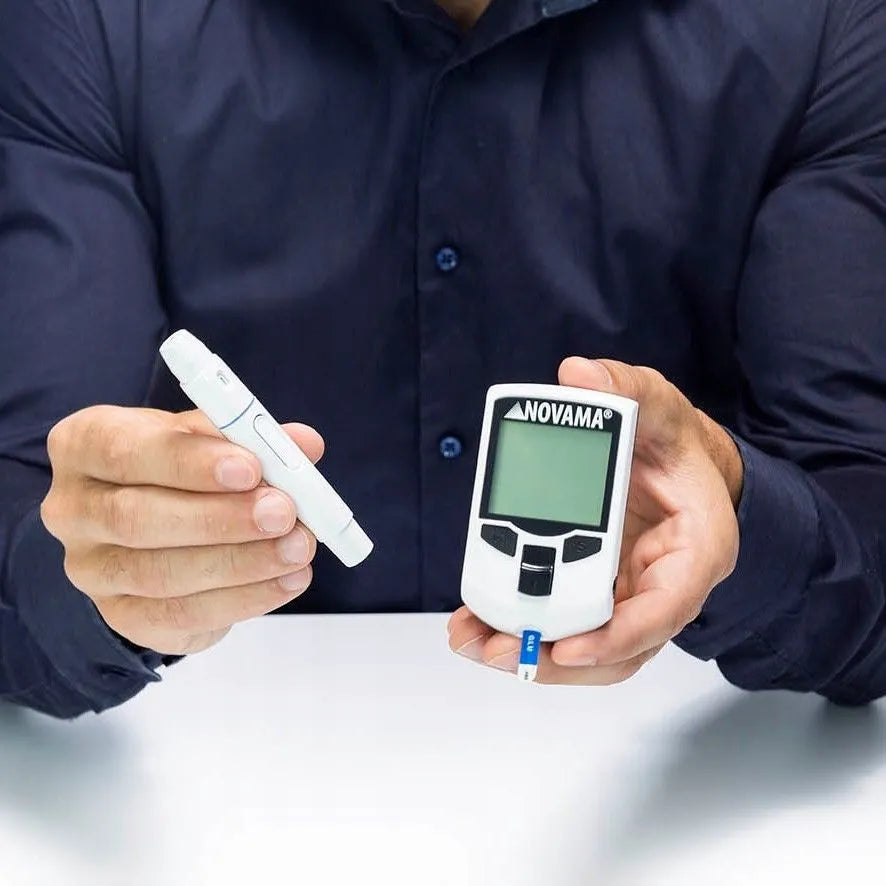 NOVAMA Gliukomatis MULTICHECK PRO+ CHOLESTEROLIS ŠLAPIMO RŪGŠTIS GLIUKOZĖ CUKRUS
