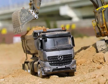 Nuotoliniu būdu valdoma metalinė savivartė „Mercedes Arocs“, 1:20 mastelis