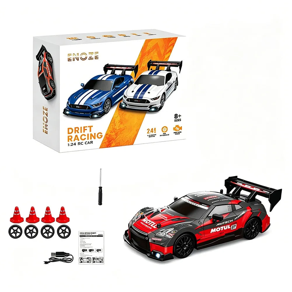 Nuotoliniu būdu valdomas RC driftinis automobilis, 4x4, su ratais ir kūgeliais, iki 30 km/val.