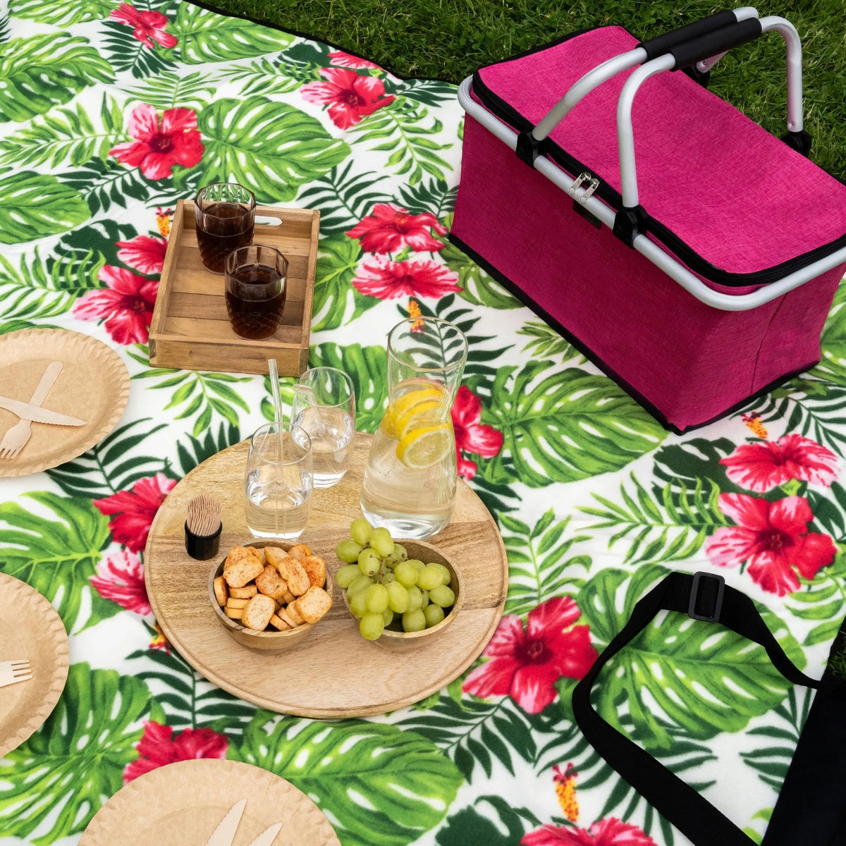 Pikniko apklotas su izoliacija 200x200 cm didelis paplūdimio kilimėlis vandeniui atsparus ZAGATTO