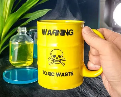 Puodelis „Toksinės atliekos“ – dovana chemikui arba fizikui