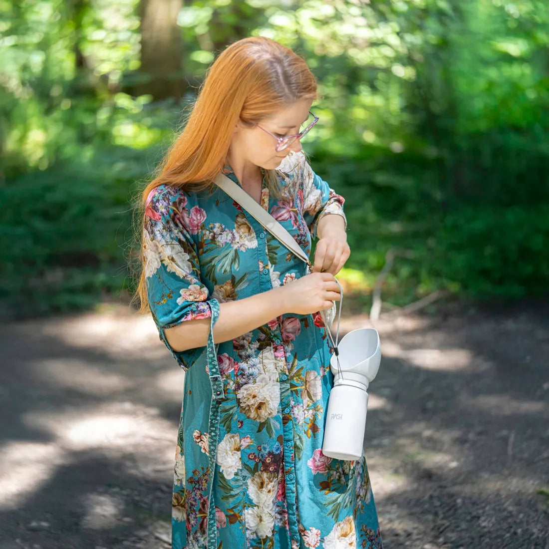 Ragi kelioninė vandens gertuvė šuniui ir katei su dubenėliu, sulankstoma, 0,55 l