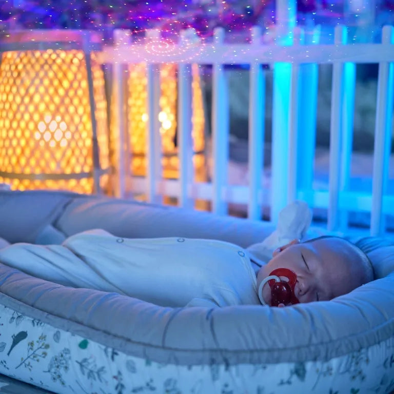 RETOO 2-in-1 naktinė lempa žvaigždžių projektorius su besisukančiu efektu, 3 gamtos garsais ir nuotolinio valdymo pulteliu
