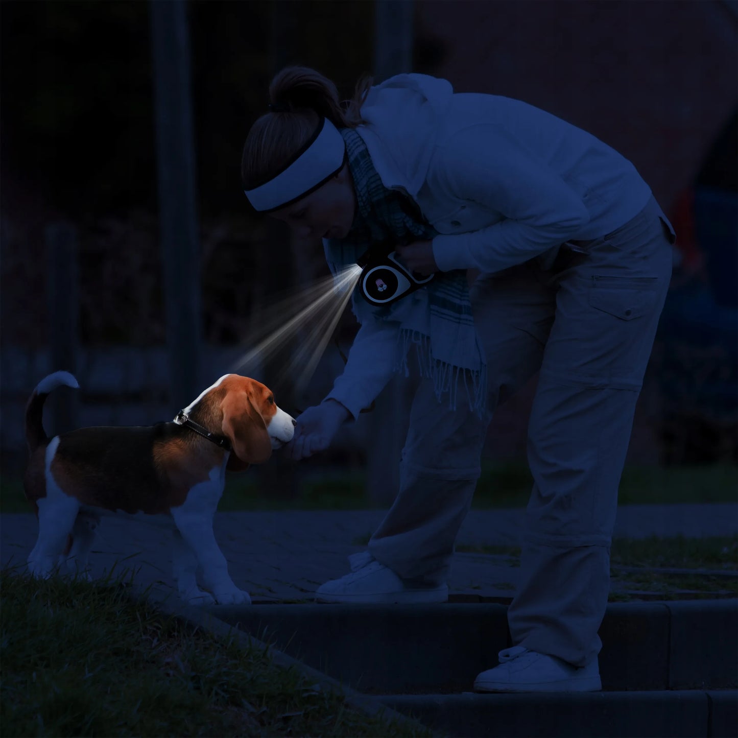 RETOO automatinis pavadėlis šunims ir katėms, tvirta 5 m juosta, blokavimas, iki 15 kg, LED žibintuvėlis
