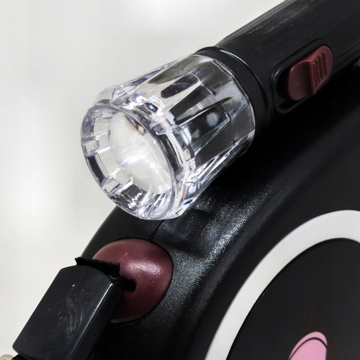 RETOO automatinis pavadėlis šunims ir katėms, tvirta 5 m juosta, blokavimas, iki 15 kg, LED žibintuvėlis