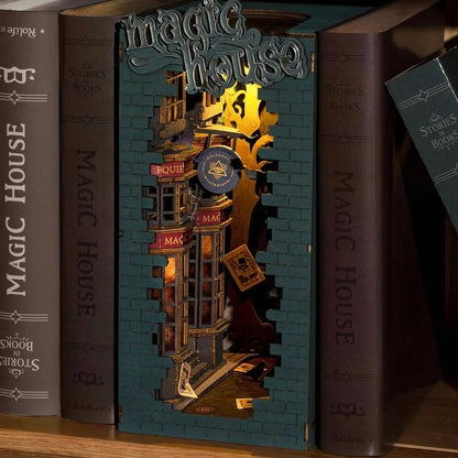 „Robotime“ medinis 3D modelis „Magiškas namelis“ – surenkamas „Book Nook“ rinkinys, dovana
