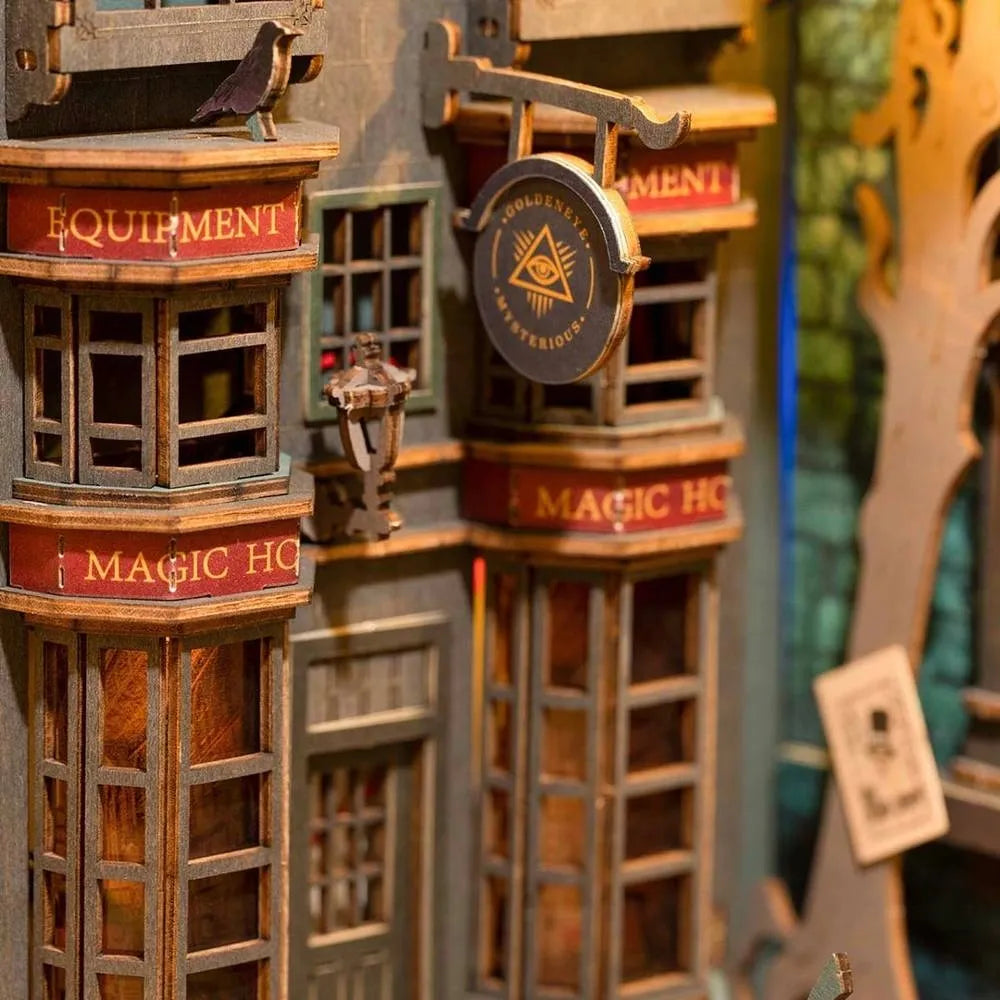„Robotime“ medinis 3D modelis „Magiškas namelis“ – surenkamas „Book Nook“ rinkinys, dovana