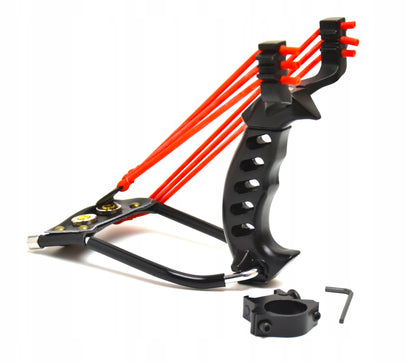 Slingshot tolimojo nuotolio meškeriotojo laidynė su lazeriu ir žibintuvėliu
