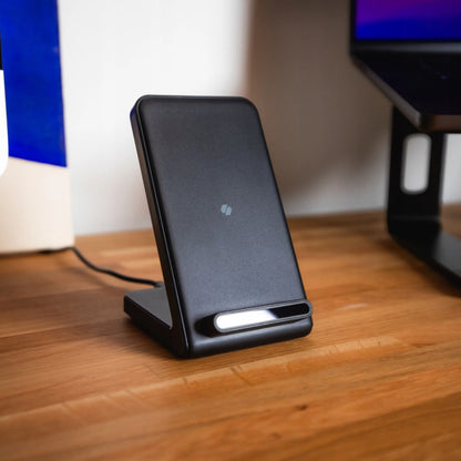 „Spacecase“ belaidis Qi įkroviklis-stovas telefonui, 15 W