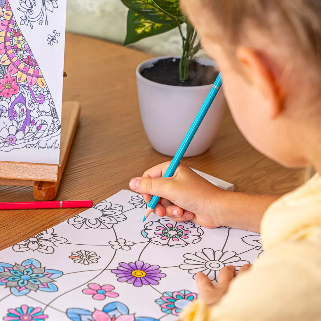 Spalvotų pieštukų rinkinys piešimui su dėklu, 72 elementai