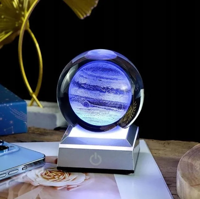 Stiklinė LED naktinė lemputė ant stalo, dekoratyvinė 3D planeta, su dovanų dėžute