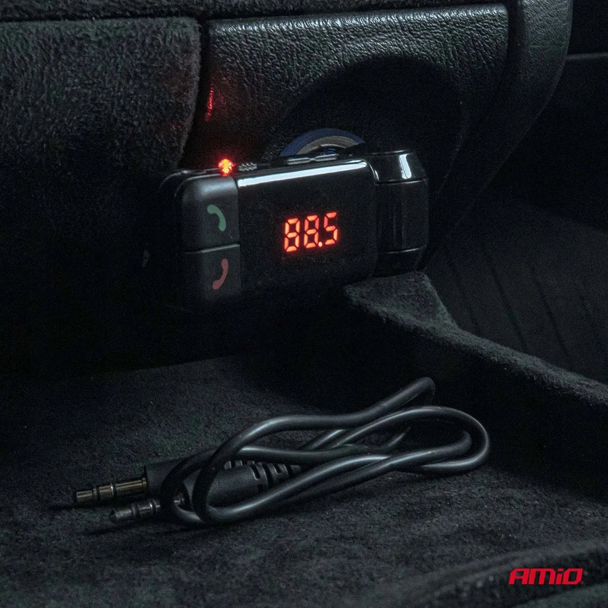 Sulankstomas FM automobilinis siųstuvas 2×USB-A 12V 24V AMIO-04650