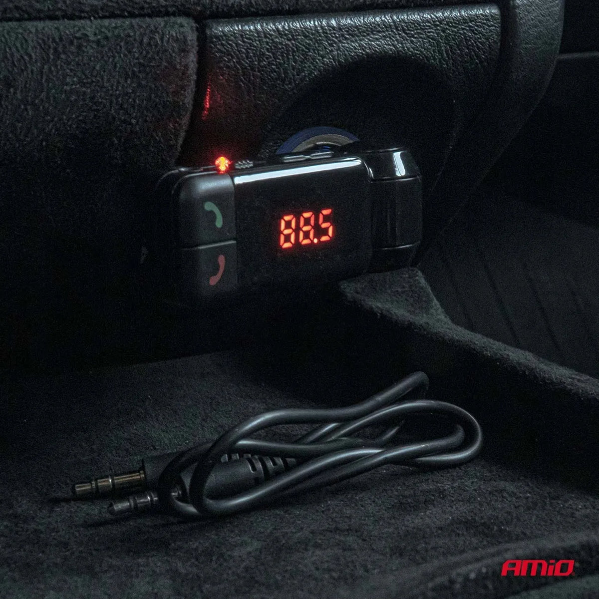 Sulankstomas FM automobilinis siųstuvas 2×USB-A 12V 24V AMIO-04650