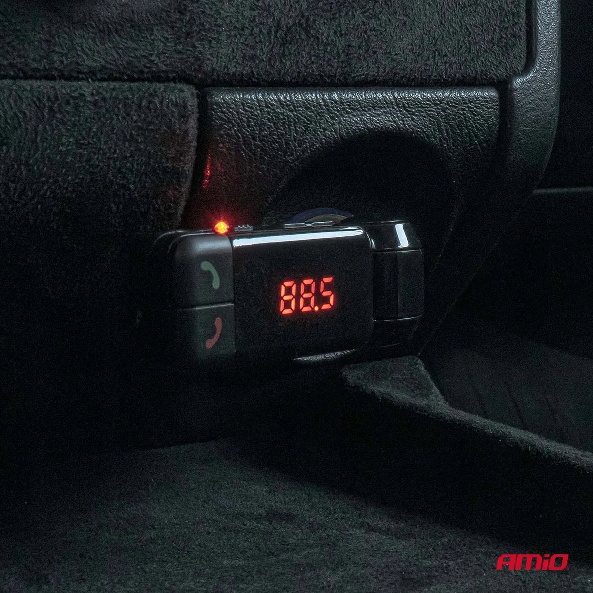 Sulankstomas FM automobilinis siųstuvas 2×USB-A 12V 24V AMIO-04650