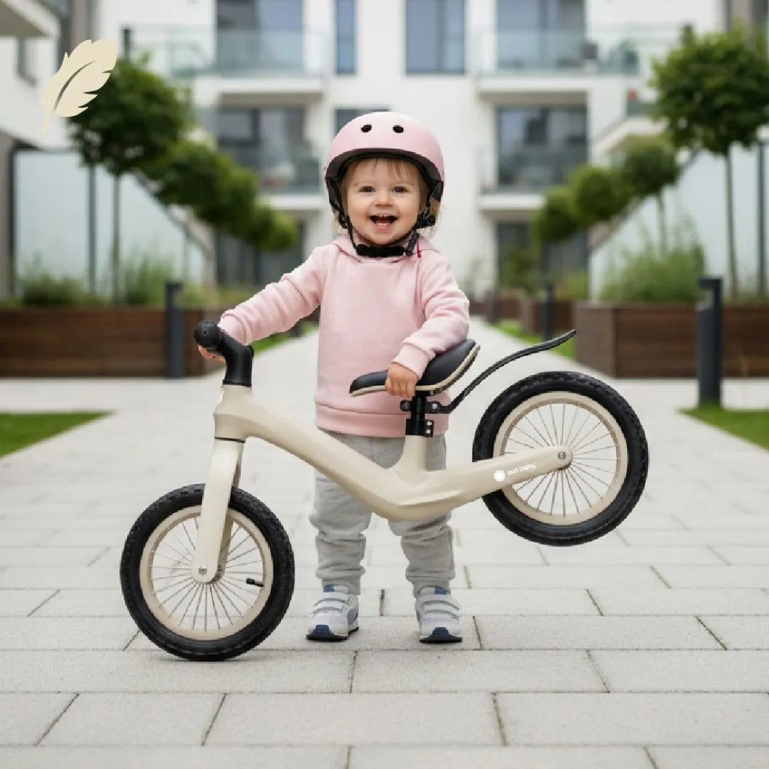 Sun Baby SPORT balansinis dviratis vaikams, 2,5 kg, itin lengvas, su sparnu ir poroloniniais ratais, smėlio spalvos